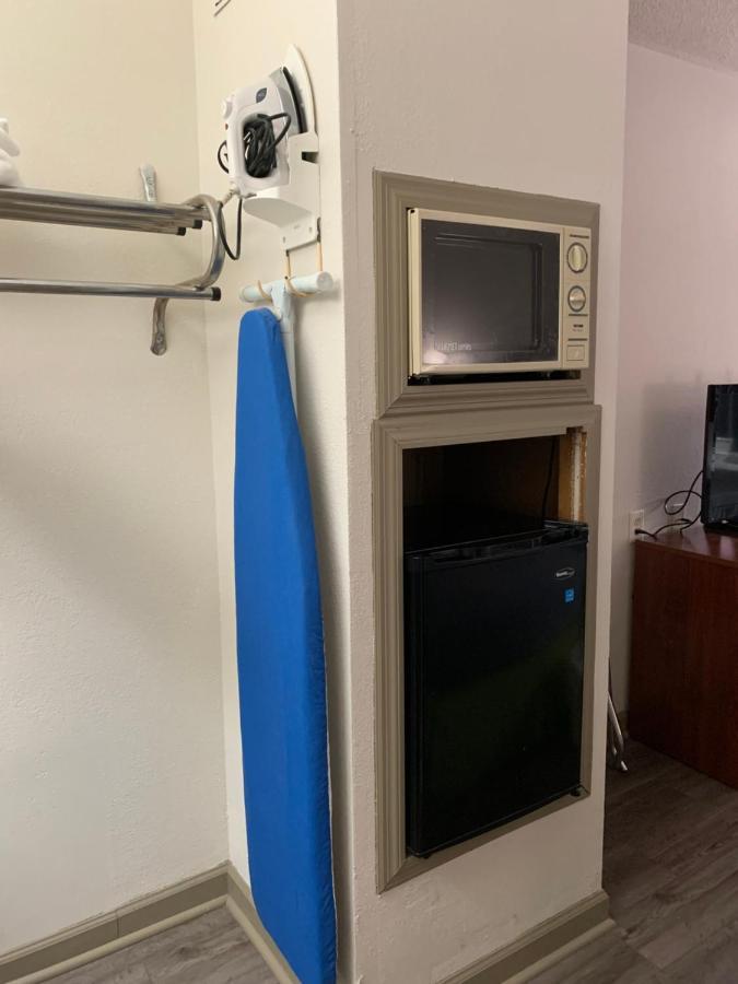 Econo Lodge Трой Экстерьер фото