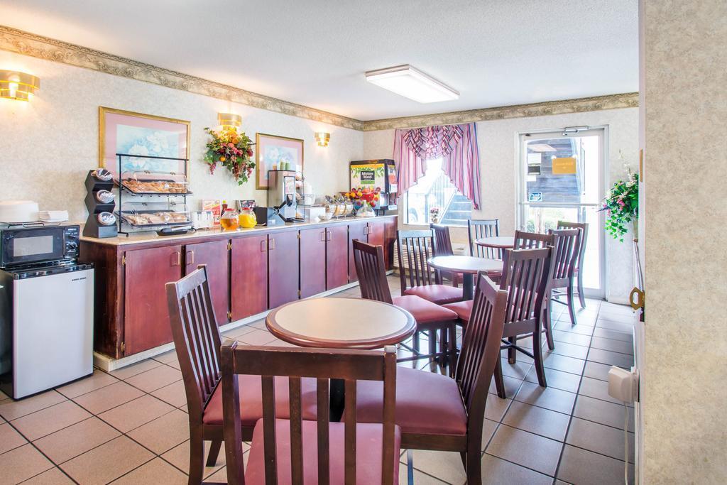 Econo Lodge Трой Экстерьер фото