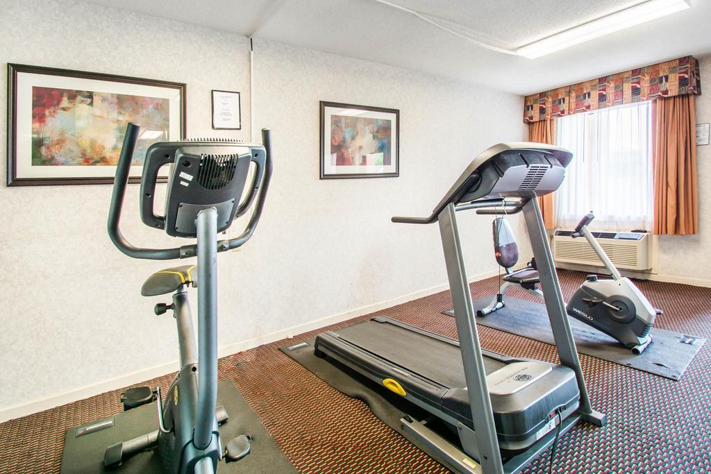 Econo Lodge Трой Экстерьер фото