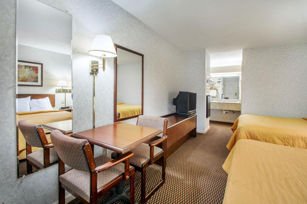 Econo Lodge Трой Экстерьер фото