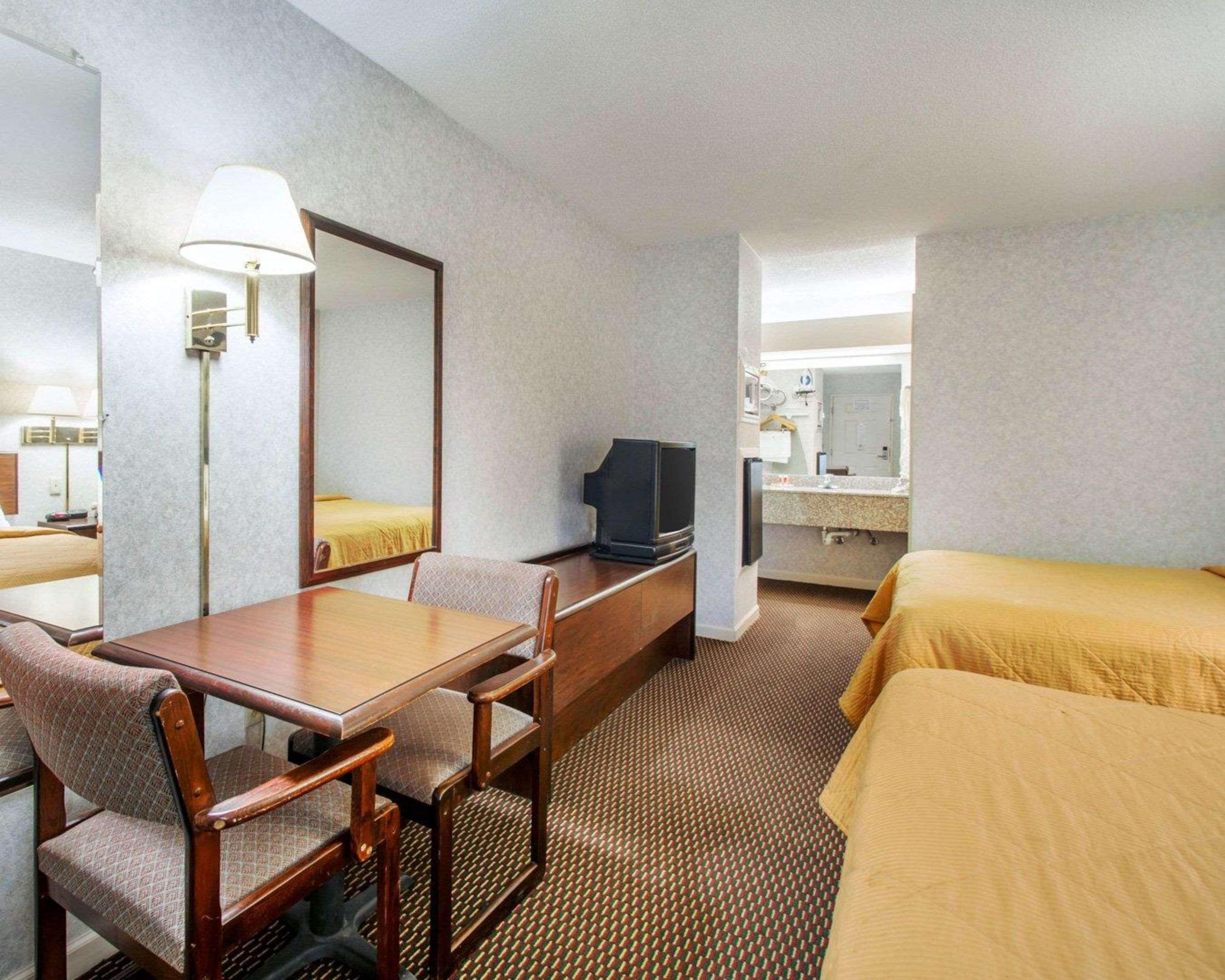 Econo Lodge Трой Экстерьер фото
