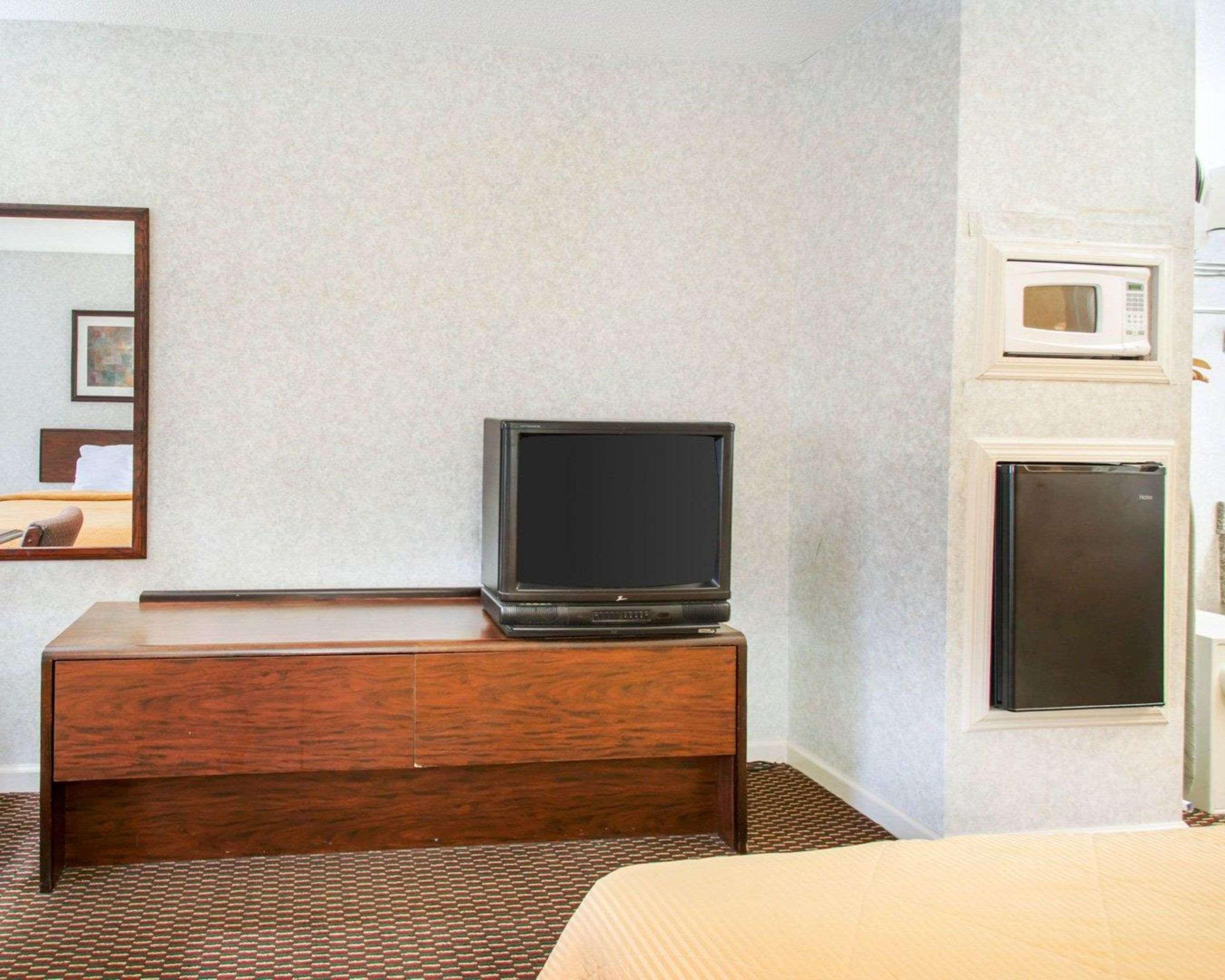 Econo Lodge Трой Экстерьер фото