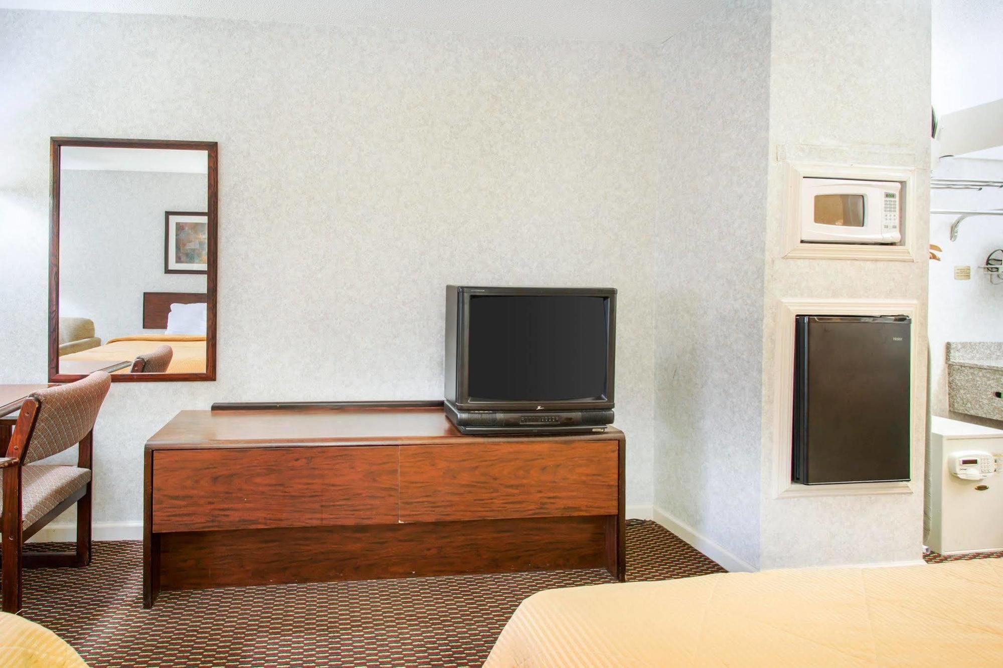 Econo Lodge Трой Экстерьер фото