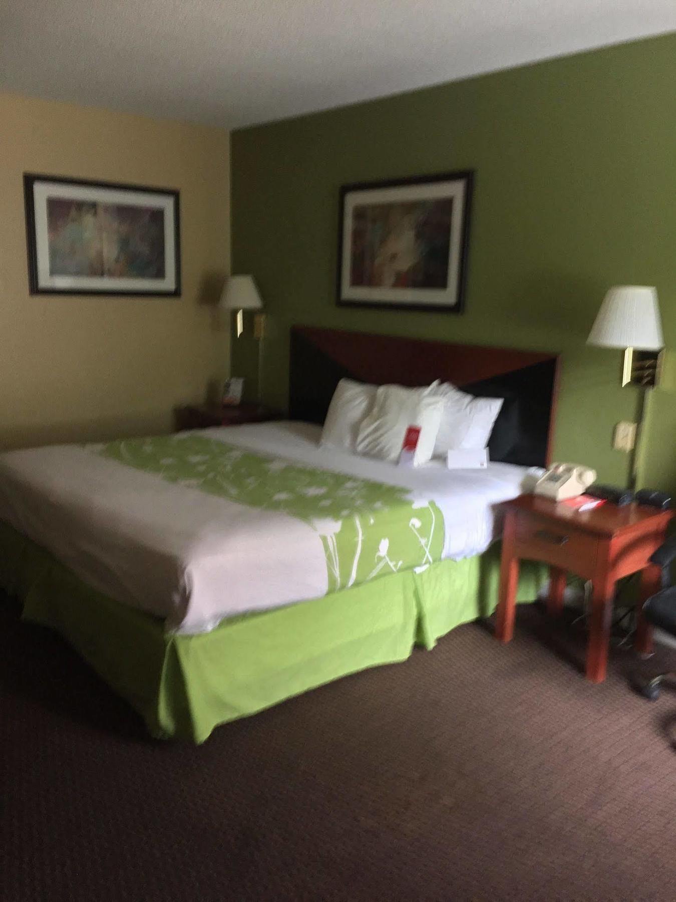 Econo Lodge Трой Экстерьер фото